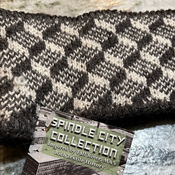 Spindle City Collection Knit Headband - Picture 2 of 2